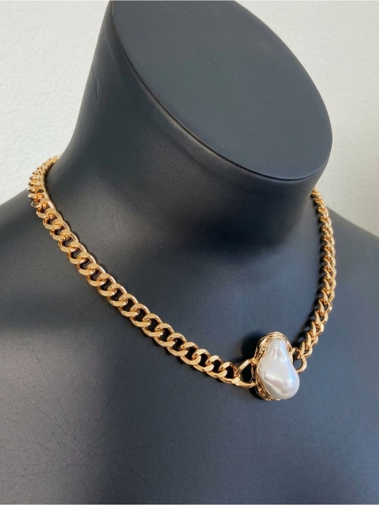 Jewelry - Golden Tone Chain Necklace with Baroque faux Pearl Pendant NWOT